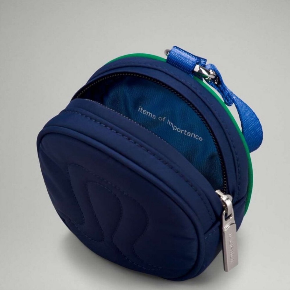 Lululemon Navy Round Zip Pouch with Strap - Picture 2 of 6